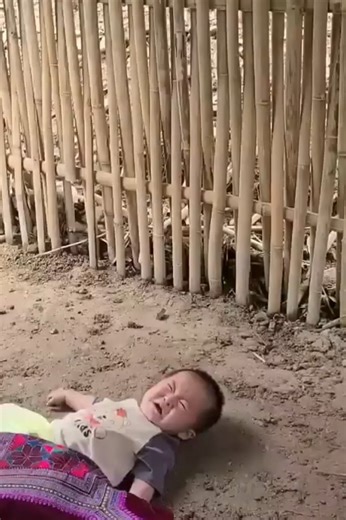 The baby fell off the bed while the mother was away. | Tom And Jerry