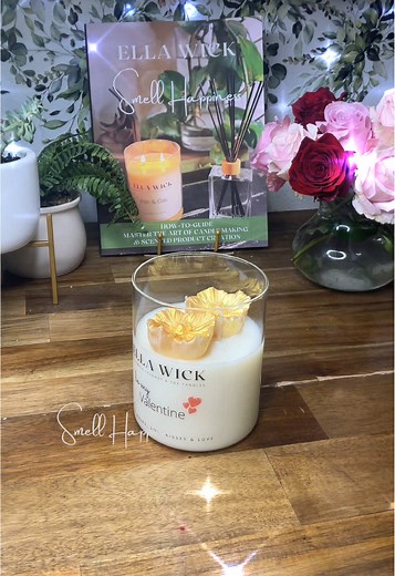Come make a candle with me ✨ If you want to truly master candle making, the link to the book Smell Happiness is in my bio and has everything you need. Learn the craft, perfect your scents and create candles that really smell of happiness. 💕 #fyp #asmr #candles #candlemaking