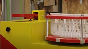 Make Your Own Motorized Lettuce Spinner With This Guide