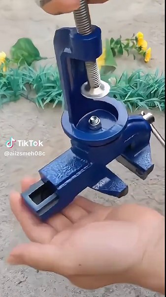 Table vice, can be used when stuck on the table#benchvice #hardware#highperformanceutility #foryou #tiktok