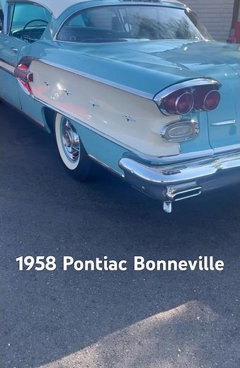 RARE BONNEVILLE MODEL 1958 Pontiac very nicely restored
