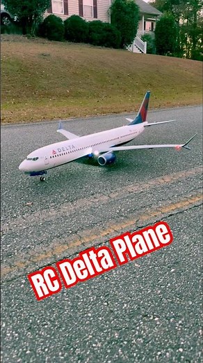 Full Scale Replica DELTA RC Passenger Plane