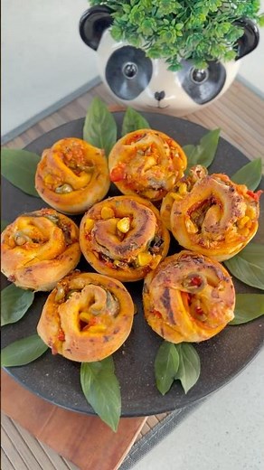Valentine’s Day Pizza Roses 🌹 Soft & Cheesy Easy Recipe