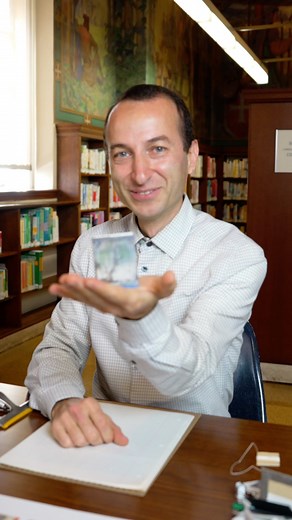 Learn the history of miniature books and how to make an accordian style-styled book at Central Library on March 9 at 1 pm. #lapl #lapubliclibrary#losangelespubliclibrary #miniaturebook #minibook #tiny #bookstagram | Los Angeles Public Library