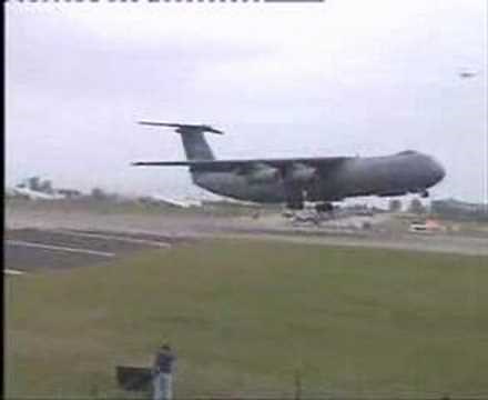 Lockheed C-141 Starlifter Take Off