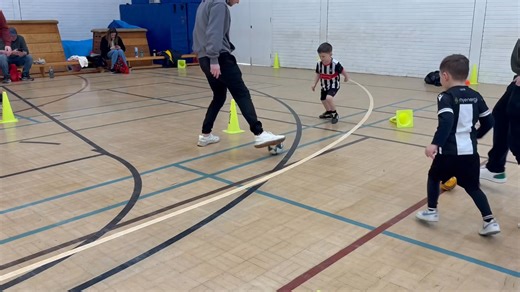 🟢⚽️ 📚Kickstarters Introduction To Football Through Reading ⚽️📖📚 📚✨ STORY ✨📚 🪵 Stick Man by Julia Donaldson 🎯🏖️ ACTIVITY FOCUS 🏖️🎯 🪵🏰 “Knock the Sandcastles Down!” ━━━━━━━━━━━━━━━━━━━ Today at our Saturday Club at Whitgift Academy, our Kickstarters took part in another fun activity linked to the story Stick Man 📖✨ In “Knock the Sandcastles Down!”, our Stick Man was not happy about being used as a flag on top of the sandcastles 🪵🏰😄 So the children had to practise their aim and try