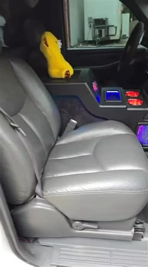 J&M car customs les ofrece las mejores consolas centrales para todo tipo Trocas #customs #consola