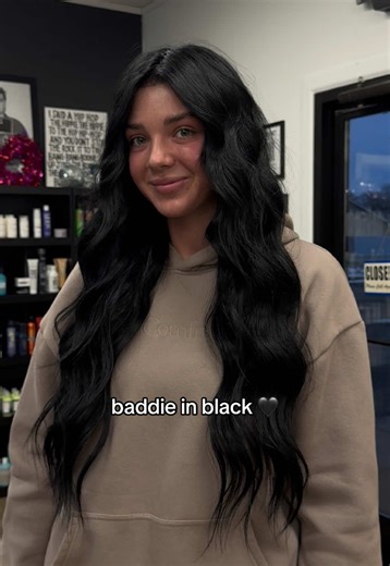 Gorgeous 24-Inch Hair Extensions for a Baddie Look