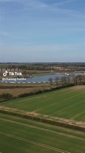 As we kick off our 2026 season at Mallory Park in just 3 weeks… 👀 If the off-season’s caused a touch of selective amnesia, here’s a handy reminder of how it’s done. 🎥 On-board with the World’s Fastest Indian. Abhi Khullar — casually recalibrating everyone’s idea of “quick.” Consider this your memory jog. See you at Mallory. 💪🇬🇧 Chasing Tenths | No Limits Trackdays