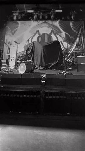 ⚠️TONIGHT (8/20) WE ARE AT THE NILE THEATRE IN MESA ARIZONA! 🎟️ TICKETS ARE STILL AVAILABLE AT DOOR OR GO TO 👉👉👉WWW.ALIENANTFARM.COM 🤳🏻 Dave Rudd 🎞️ @latestslang #alienantfarm #tour #music #fyp | Alien Ant Farm