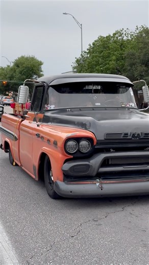 Classic Trucks Cruisin’ Congress Street In Austin, Texas During Lonestar Round Up #sickslammedtrucks #slammedtrucks #sicktrucks | SICK Slammed Trucks