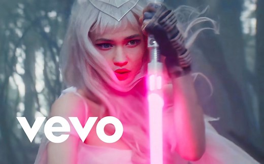【MV首播】Grimes新单《Player Of Games》