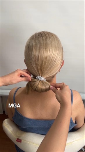 How to Make a Perfect Bun in Seconds Using Only One Band ✨