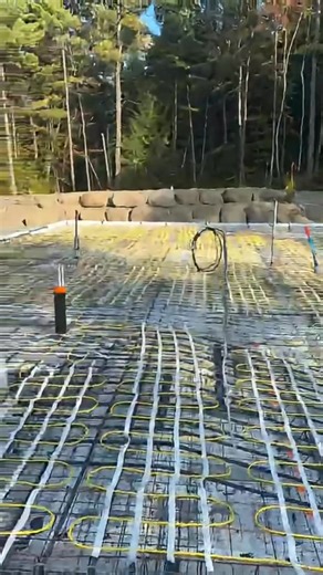 35K views · 93 reactions | Chantier à Ste-Julienne Le Projet Construction Inc a complété l’installation du système ISO-SLAB. Le chantier est prêt pour la prochaine étape : la coulée de béton. | Iso-Slab | Facebook