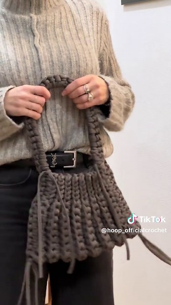 Modello Harley: Borsa Unica e Versatile in Uncinetto