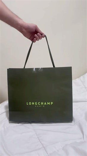 I've been wanting this bag for so long. #unboxing #longchamp #longchamplepliage