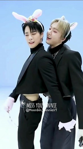 MOONBIN & SANHA from ASTRO Perform 'My Ear's Candy'