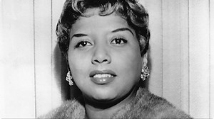 Etta Jones, Singer born