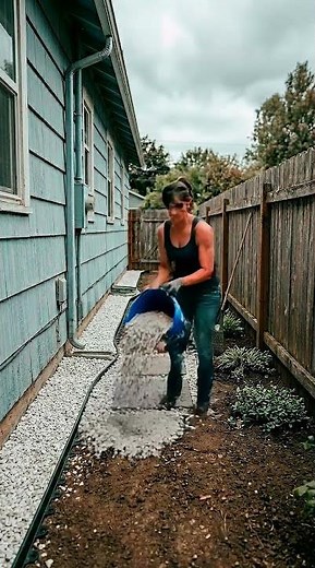 Small Side Yard Makeover in 60 Seconds! 🌿 DIY Gravel & Paver Path 🌿 #landscapingideas