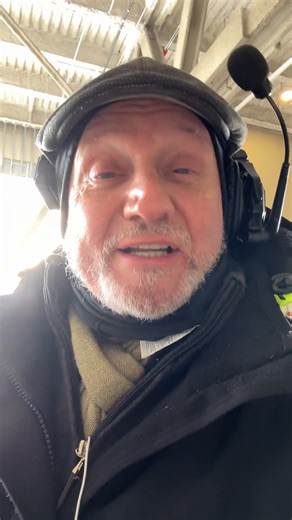 elpoliteama on Instagram: "Juan José Campanella te deja la invitación para este 14 de febrero: Empieza con D, siete letras en el Politeama. Una comedia romántica para venir a reír, emocionarte y salir con esa sensación linda de que en la vida… a veces hay otra chance. Y si no llegás justo el 14: hay funciones de miércoles a domingos. Elenco: Eduardo Blanco, Victoria Almeida, Gastón Cocchiarale y Maru Zapata. 🎟 Entradas en boletería o por @plateanet 🔗 lnk.bio/elpoliteama @eduardob