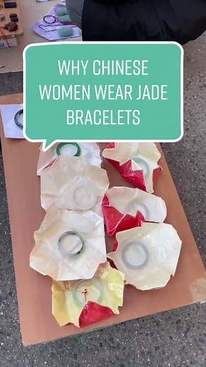Why Chinese Women Wear Jade Bracelets | The Meaning and Importance