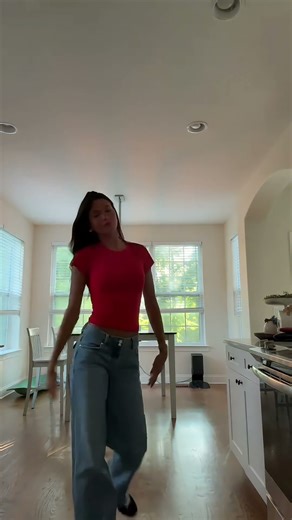 #shortsleeve #crew #neck #top #tight #tee #light #denim #jean #baggy #wide #leg #double #button #fly