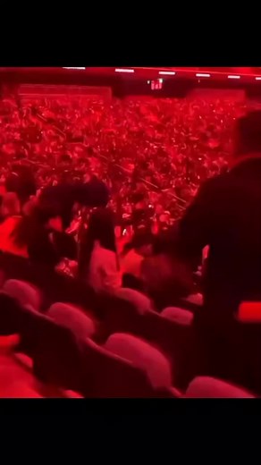 Mar 15, 2025) Actress Kim Jiwon was seen attending the concert 'The Ruby Experience' by Jennie in Seoul at Seoul Inspire Arena!❤️💐 | Kim Kim