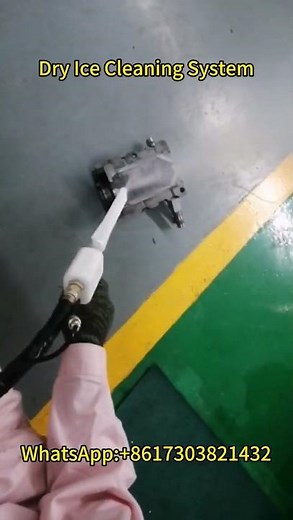 Dry Ice Blasting: Effective Cleaning for Industrial Machinery