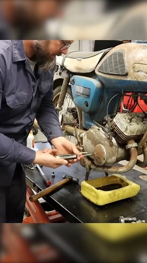 226K views · 2.3K reactions | Yamaha Oil System “Fun Facts” ️ #funfacts #motorcyclerepair | The Bearded Mechanic | Facebook