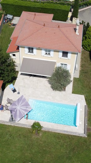 À VENDRE - SIMANDRES 📍 Cette belle maison, située dans un lotissement paisible, offre des prestations de qualité et un confort sans compromis. Parfaitement entretenue, elle vous garantit intimité et sérénité au quotidien. #immobilier #immobilier2r #maisonavendre #agenceimmobilièrelocale #maison #simandres | Immobilier 2R