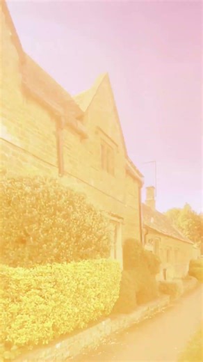 This Oxfordshire Village Looks Too Pretty to Be Real