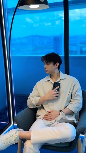 𝐘𝐨𝐧𝐝𝐲 𝐋𝐮𝐚 on Instagram: "🎧 Galaxy AI 让音频更纯粹，告别杂音！📱✨ 你是否曾因为背景噪音太多，影响了视频的音质？📹🎶 Samsung Galaxy S25 Ultra 搭载的 Audio Eraser 让你轻松解决这个问题！💡 🔹 精准分离音轨：去除 背景音乐、环境噪音，让你的主音更清晰！🎤 🔹 智能降噪：无论是 嘈杂的街道、风声、还是喧闹的人群，都能轻松消除，让音频更纯净！🌪️🚗🗣️ 🔹 自由调整：想保留BGM却去掉杂音？或者提取人声做混音？Audio Eraser 让你自由掌控音频层次，剪辑更加随心所欲！🎛️🎼 对于 剪辑师、Vlog博主、音乐创作者 来说，这就是神级功能！🚀 让每一支影片都拥有更专业、更清晰的音质！🔊💯 @samsungmalaysia @samsungmobile #GalaxyS25 #GalaxyAI #ExploreGalaxy #GalaxyUnpacked"