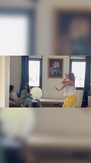 Parastoo Jabbarzadeh on Instagram‎: "Thank you so much Shabnam joon ❤️ اولین تمرینمون شد آخرین تمرین، چنین هماهنگ هستیم ما ☺️ @redaluxurydesign @arezoo.vitray.dubai @sahar.jaadeh @melikatsd ✨✨✨✨✨ #pesiandance #persianmusic #parastoo_jabbarzadeh #dancer #پرستو_جبارزاده #رقصنده #نوازنده #موسیقی_سنتی"‎