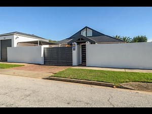 5 bedroom house for sale in Summerstrand | Pam Golding Properties