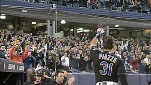 41K views · 2.1K reactions | The greatest home run hitting catcher of all-time. 磊 On this day in 2004, Mike Piazza clubbed his 352nd home run, passing Carlton Fisk for the most homers hit by a catcher. #LGM | New York Mets | Facebook