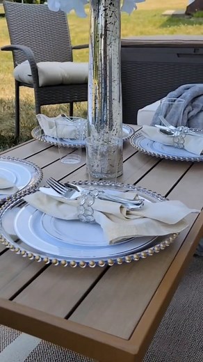 Happy new week, loves! I want to thank @smartyhadaparty for these beautiful 20-piece white with silver edge plastic dinnerware sets. It's perfect for parties and all occasions, indoors and outdoors. 🤍🤍🍽 Make sure to head over to @smartyhadaparty for your beautiful plastic dinnerware set to create the perfect table scape. 🩶 Thank you @diyandmorewithrita for this stunning content 💕 Click the link below ⬇️ https://smartyhadaparty.com/products/white-silver-rim-plastic-wedding-value-set #smartyh