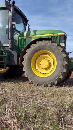 111K views · 2.1K reactions | Essai déchaumeur Gregoire Besson Occitan avec un John Deere 7810 歷#agriculture #johndeere #tracteur | Matériel Agricole - Le magazine 100 % Machinisme | Facebook