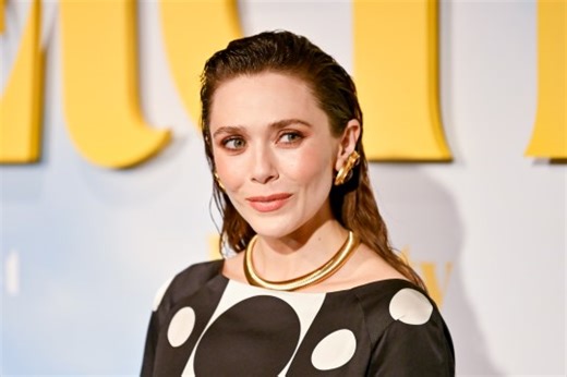 Elizabeth Olsen Shocked at Size of Interviewer’s Muscles