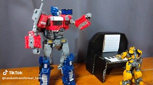Bumblebee:🎹⁠(⁠＠⁠°⁠▽⁠°⁠＠⁠) #transformers #edit #prime #optimus #optimusprime #bee #bumblebee #piano #stopmotion #transformersedit #transformers