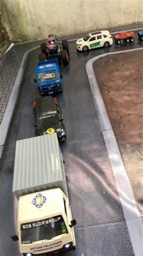 Mobil Innova, mobil truck pickup, monster truck, forklift protes jalan rusak #mobilrc #automobile
