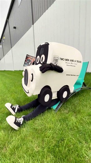 If anyone needs Truckie, he’ll be busy sunbathing ☀️🚚