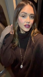 Some big mid-week energy 🏋🏽‍♀️⛳️👯‍♀️🥢💋🥃🍓 | Jessica Alba