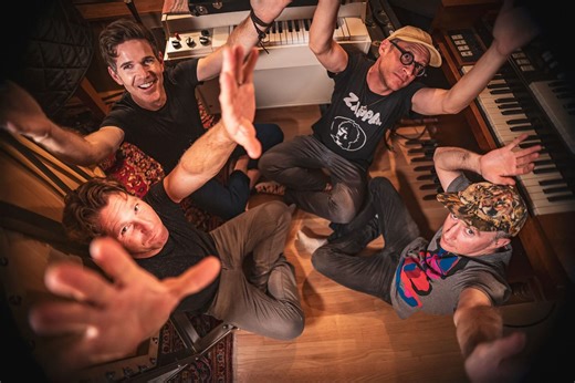 ニーボディ（Kneebody）に訪れた大きな変化――新たな領域を目指した意欲作『Reach』をベン・ウェンデルが語る | Mikiki by TOWER RECORDS