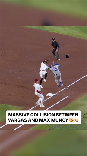Both Ildemaro Vargas and Max Muncy had to leave the game after a huge collision at first base 😳😬 #baseball #sports #dodgers #collision #scary