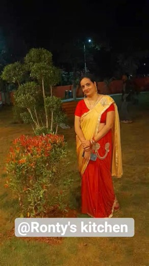 Saree Mein Romance Ka Jadoo 💕 | #sareelook #traditional #indianwear #beauty #ytshorts #viralshorts