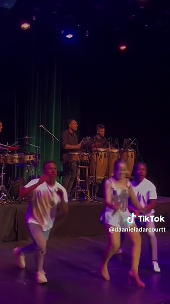 Sizzling Peruvian Salsa Performance | Daniela Darcourt