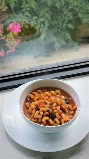 شوربة المعكرونة 🍝 pasta soup #اكسبلور #foryou #طبخ #food #وصفات #اكلات #soup #شوربه