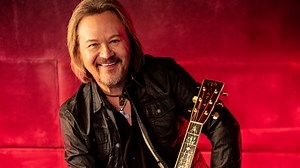Travis Tritt announces 2025 tour dates - find out when you can see him!