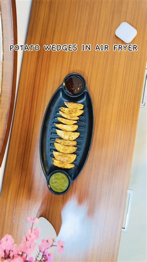 Crispy Potato Wedges in Air Fryer 🥔🔥 Easy & Delicious! #Shorts #AirFryer #potatowedges