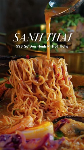 Một quán Thái chuẩn đến 70 80 chuẩn vị BangKok và ChiangMai qá ngon luônnn . Ở Quận 10 thèm đồ Thái nhất định k đc bỏ lỡ quán này nhennn mng , đỉnh nóc luônnn á #TaiNeAnGi #TaiNe #AnCungTikTok #Reviewfood #SanhThai